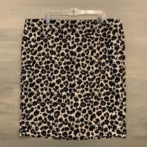 Lane Bryant Leopard Print Pencil Skirt White Black Gray Stretch Waist Like New